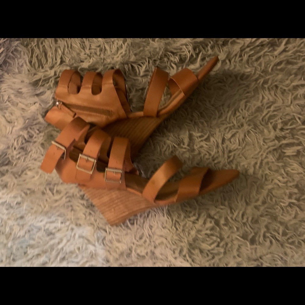 Crown vinyage sandals size 8